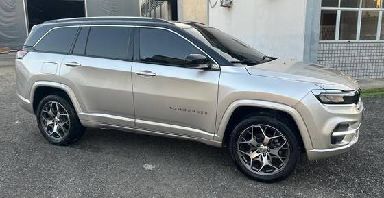 JEEP COMMANDER 2.0 TD380 TURBO DIESEL OVERLAND AT9